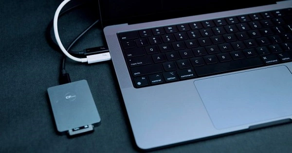 Macbook Pro 2021 14 inch M1 Max có đa dạng cổng kết nối