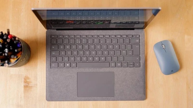 Laptop giảm giá cho dân văn phòng