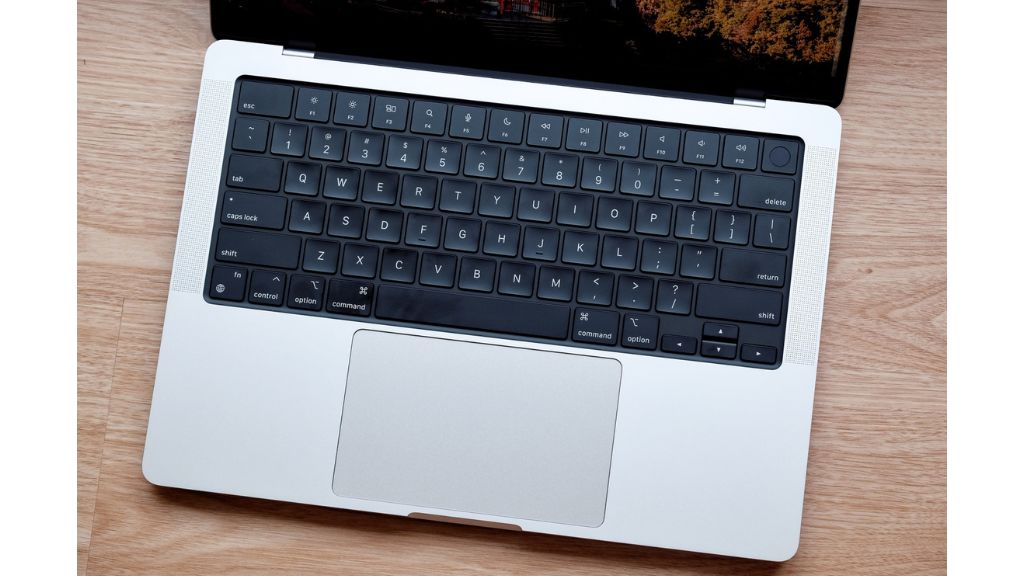 MacBook Pro M3 14-inch - bàn phím và touchpad