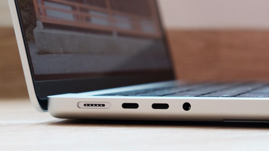 MacBook Pro M3 14-inch - cổng kết nối