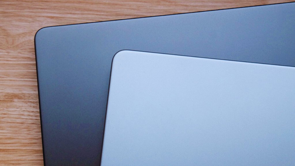 Macbook Pro M3 Pro 16-inch đen và bạc