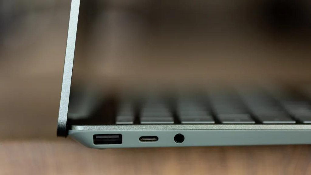 Cổng kết nối của Surface Laptop Go 3