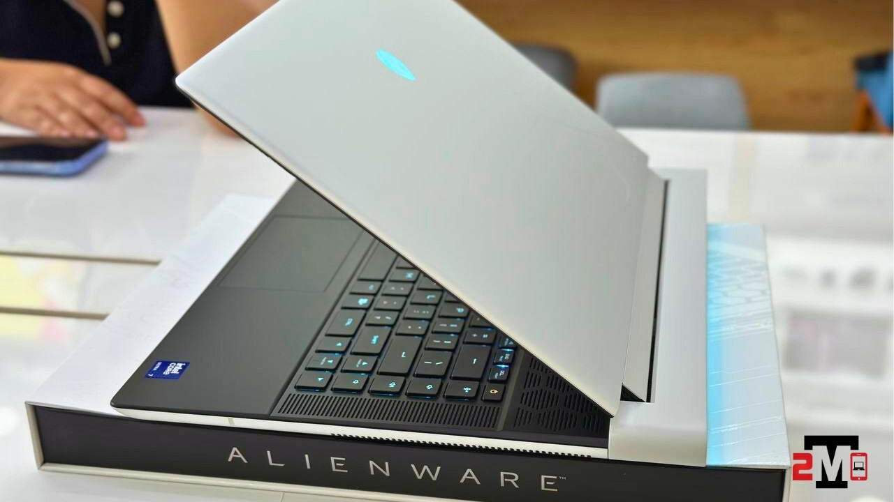 Review thiết kế Alienware X16 R2